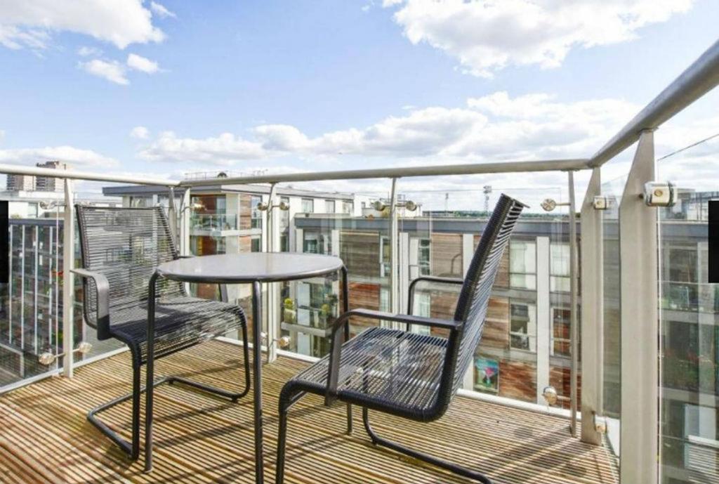 New Stylish 1 Bedroom Flat Stunning Balcony Views Brentford Zewnętrze zdjęcie